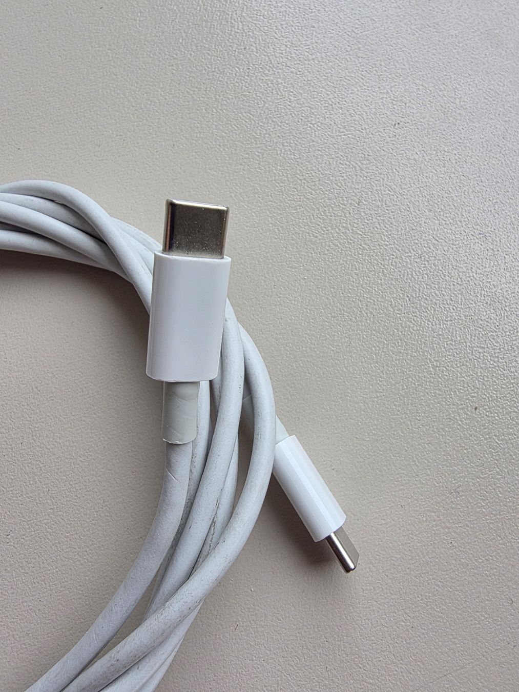 Apple Cavi: Apple MacBook usb-c Ladekabel  – Usato da Biberist venduto da Volo28 1