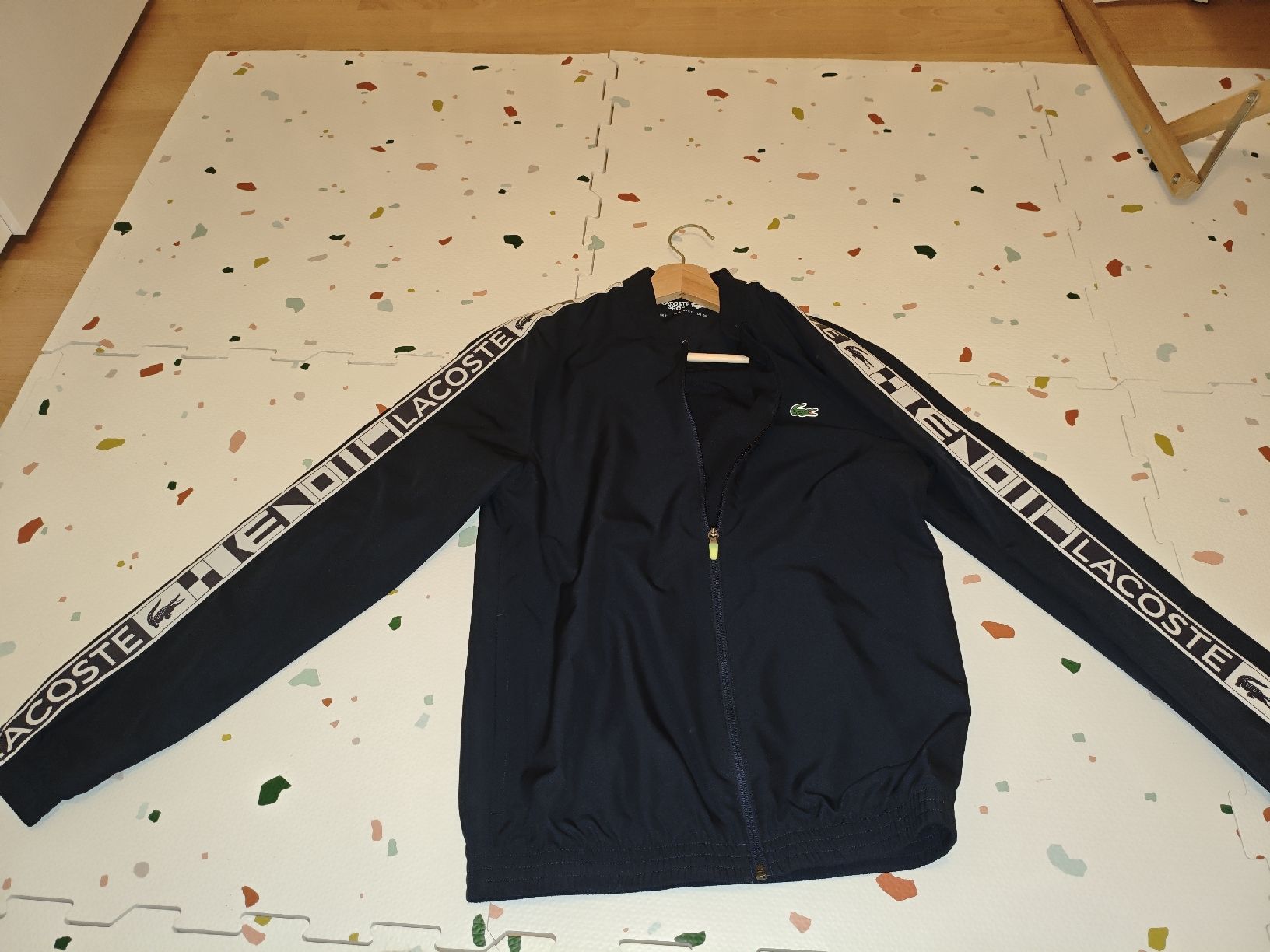 Lacoste Kleiderpakete: Ensemble Lacoste – Neu (gemäss Beschreibung) aus Develier von Ant_ckl5 1
