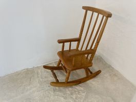 Alter handgedrechselter Deko Schaukelstuhl