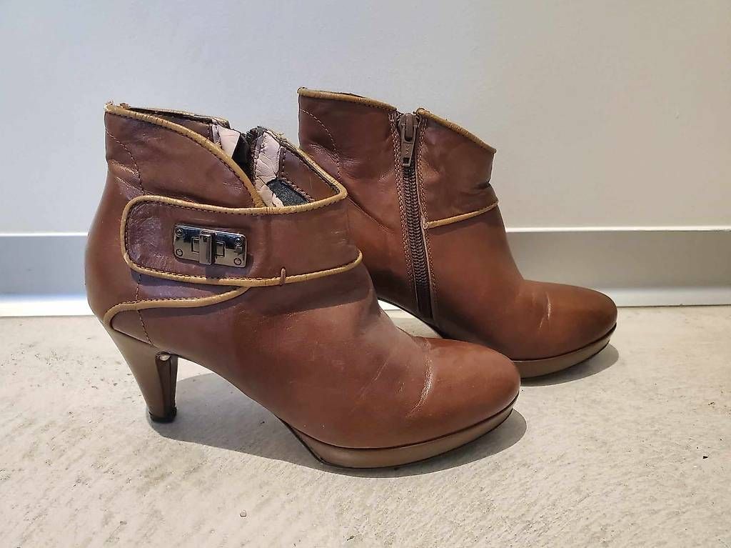 Chaussures femmes: Bottines en cuir "Barbara Renzi" – D'occasion à Chancy par Sooeg_01 1