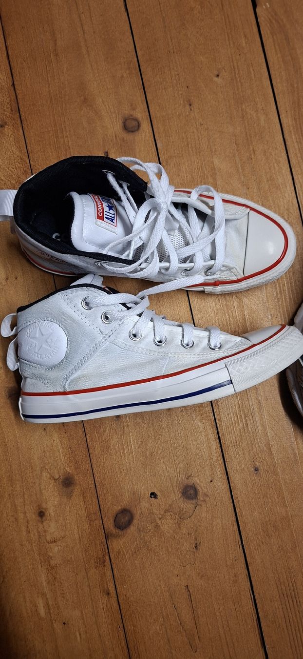 Adidas Herrenschuhe: Adidas & Converse – Gebraucht aus Camignolo von Hakunamat5 1
