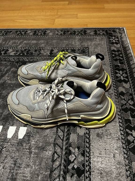 Balenciaga Scarpe da uomo: Balenciaga Triple S taglia 45 – Usato da Mendrisio venduto da and_rvg8