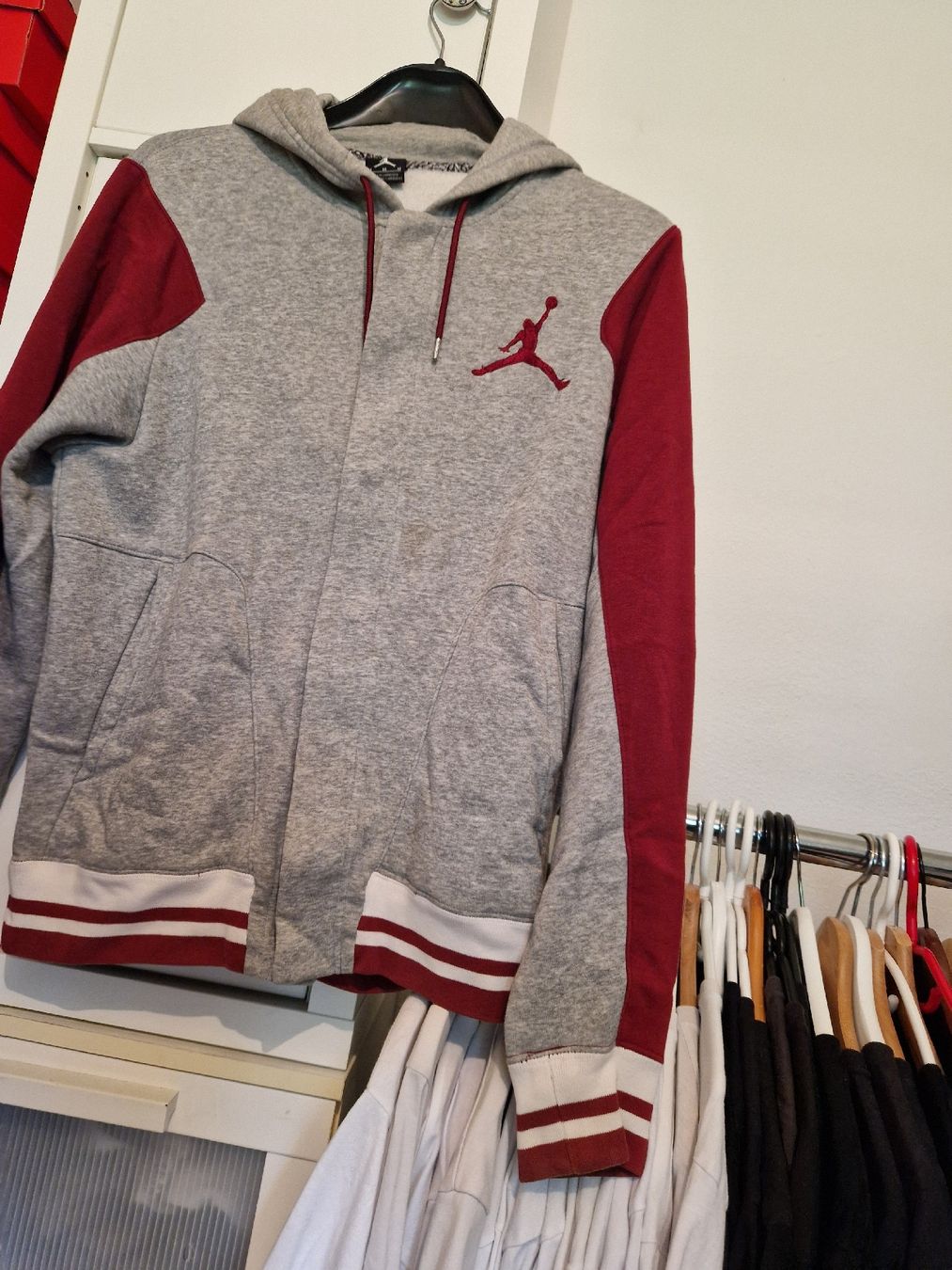 Jordan Jacken: Jordan Trainerjacke – Neu (gemäss Beschreibung) aus Münchenbuchsee von Ludo_Braenz 3