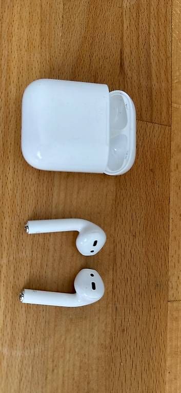 Kopfhörer: Apple AirPods Gen1 oder Gen2 – Gebraucht aus Kriens von pausas