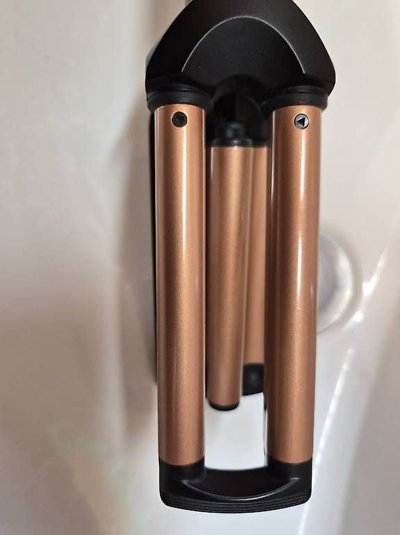 Lockenstäbe & Haarglätter: Fer a boucle babyliss – Gebraucht aus Sugnens von san_786r