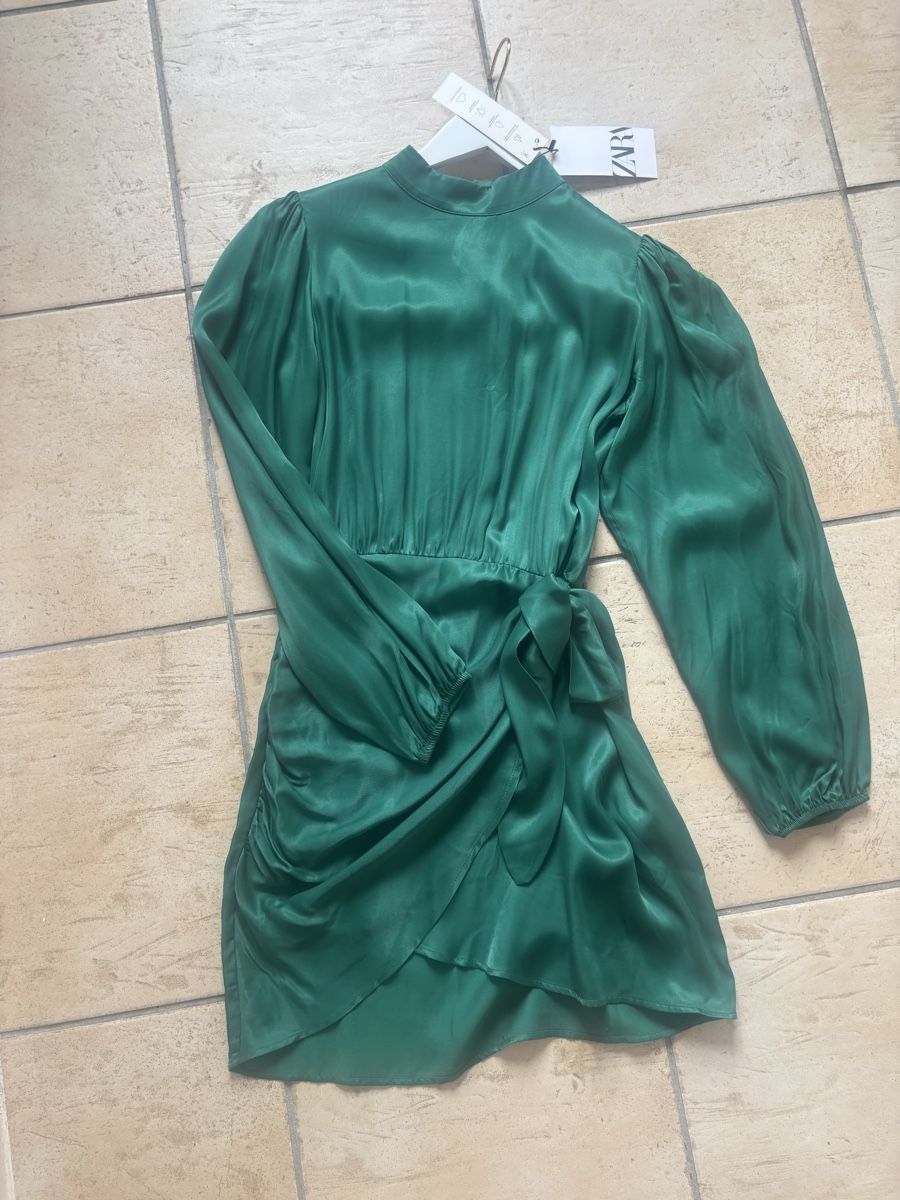 Zara Vestiti: Robe zara new – Nuovo e nell'imballaggio originale da St-Légier- La Chiésaz venduto da anh_9289