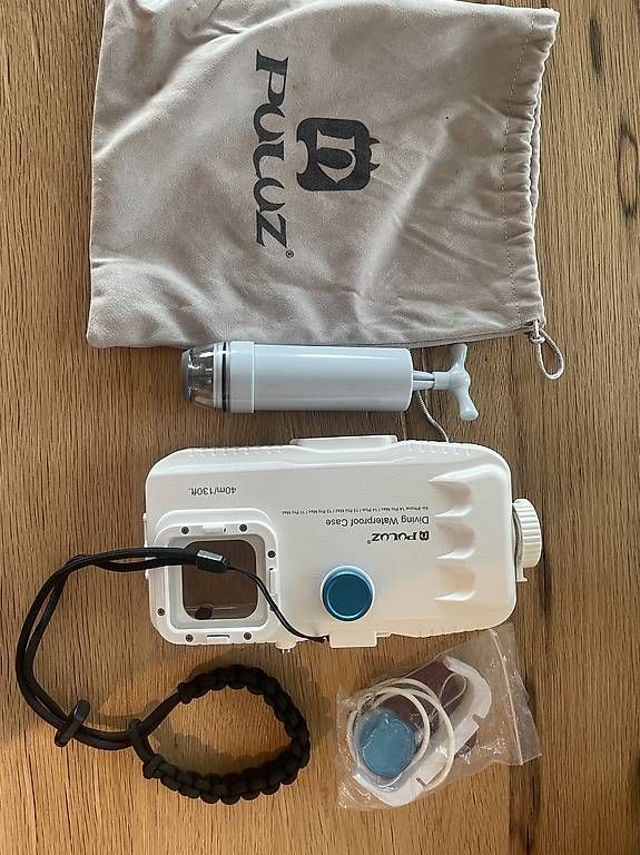 Lampen & Fotografie: Unterwasser Iphone Hülle / Waterproof Case – Gebraucht aus Münchenstein von NinaK9601