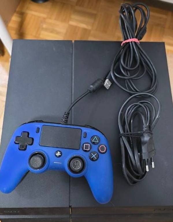 Consoles: Playstation 4 Slim 500GB con controller blu – D'occasion à Cadro par hug_gh9z
