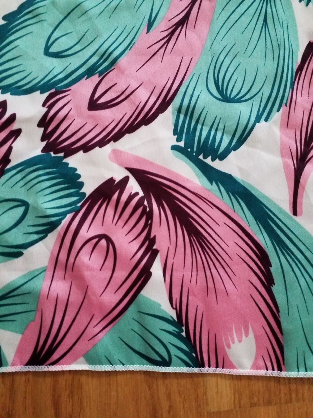 Foulards, Tücher & Schals: Scarf with Feather Design, Square, Spring Colors – Neu (gemäss Beschreibung) aus Luzern von _Lobster_ 1