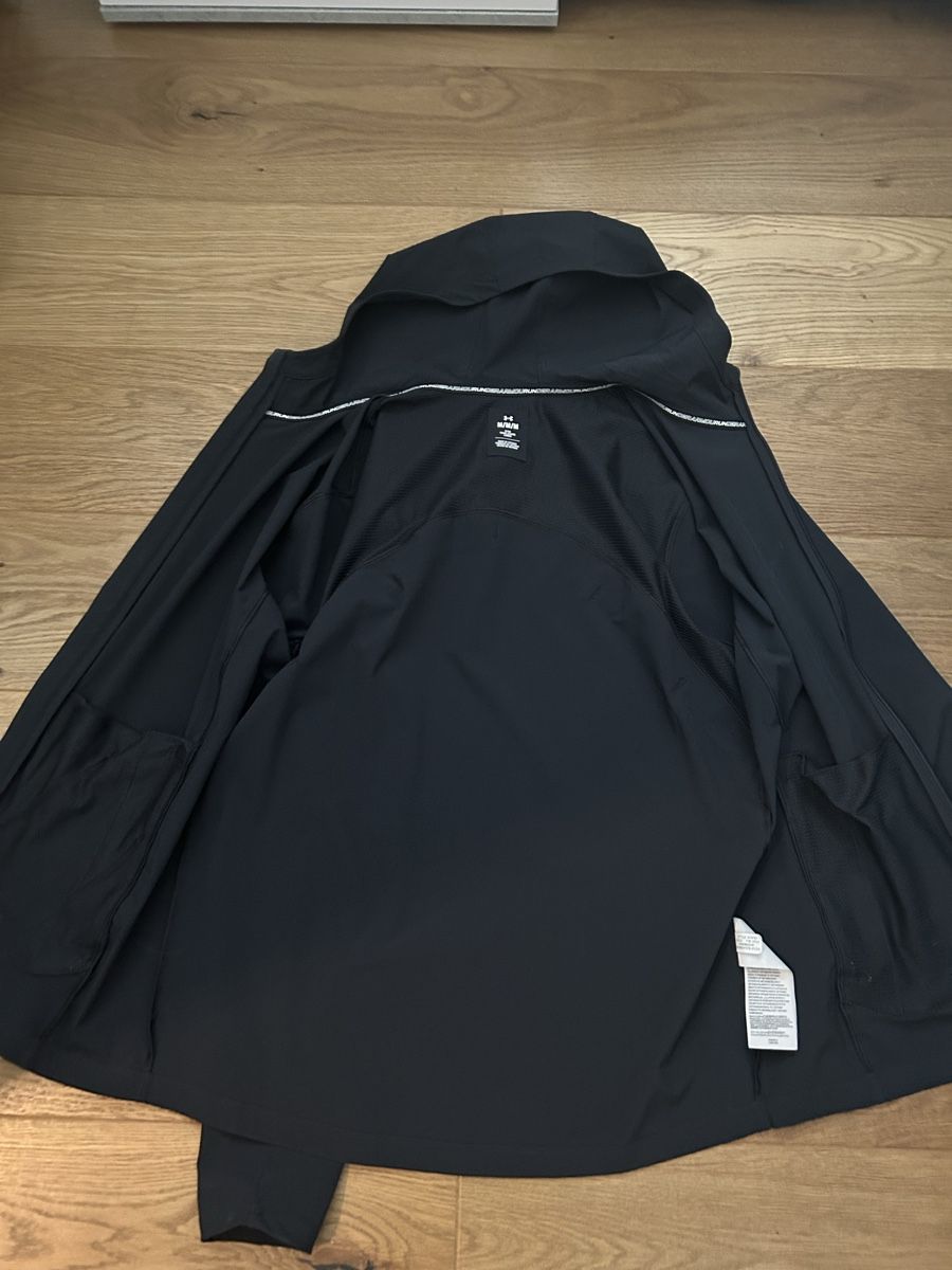Under Armour Giacche: Underarmour Running Jacke – Usato da Lyss venduto da Peter0102 3