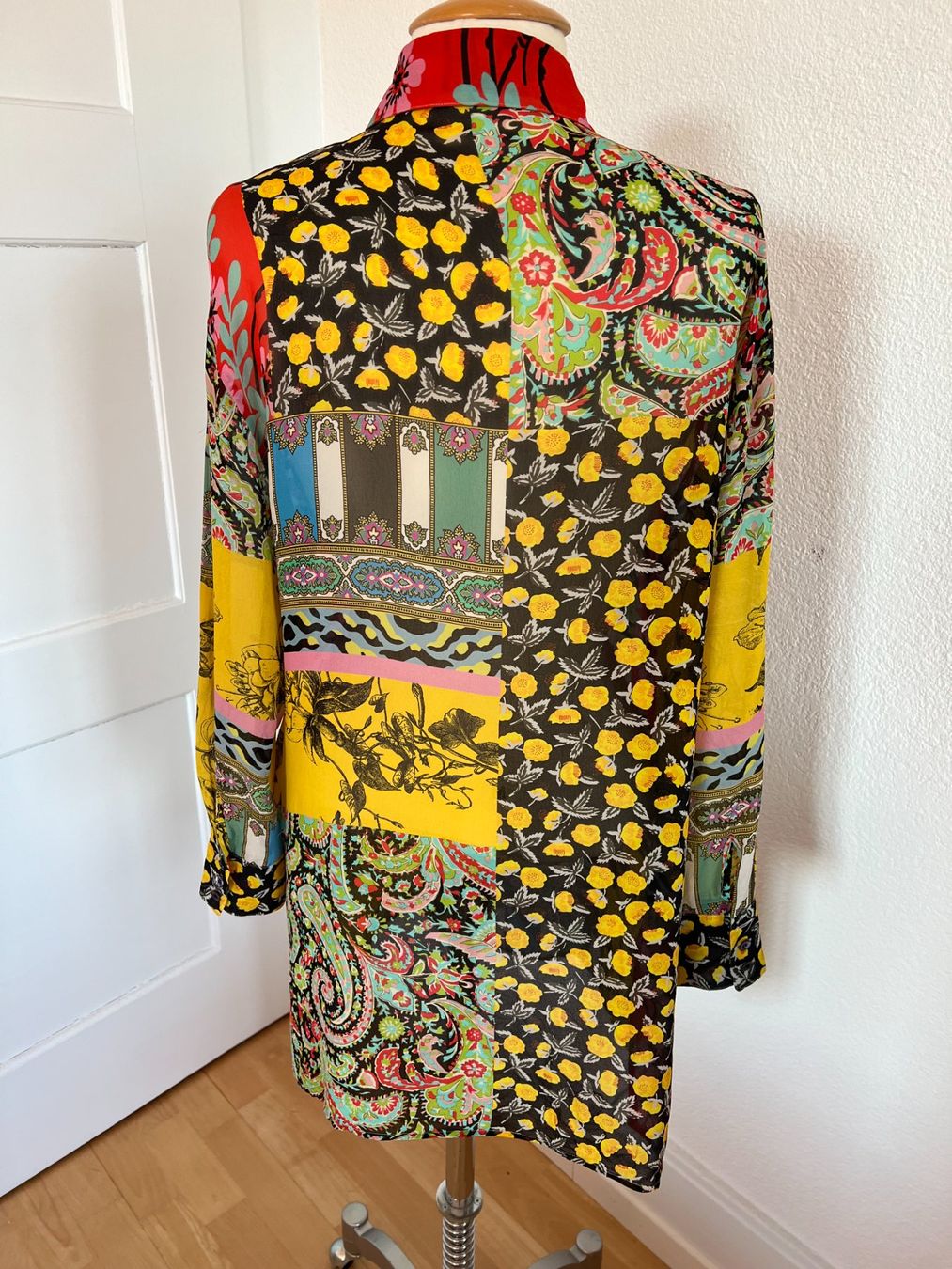 Etro Camicette: ETRO Milano Damen Bluse oder Kleid, 100% Seide, ca Gr. 38/40 – Usato da Worb venduto da farben20zauber 3