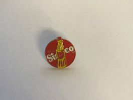 Pin's  Sinalco motif bouteille rond couleur métal état neuf