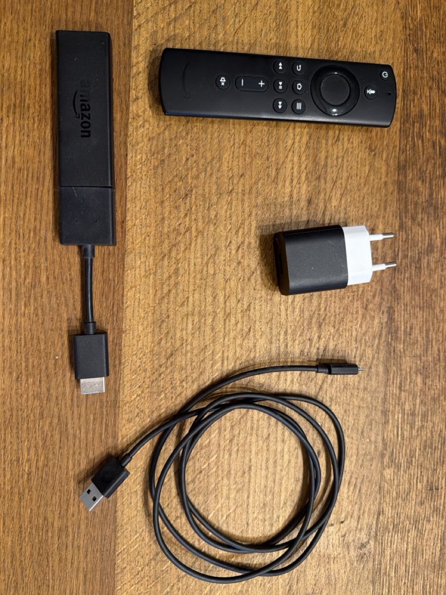 Amazon Systèmes audio & multimédias: Clé Amazon fire TV LY73PR – Neuf (Voir description) à Eclepens par Marcopollooo