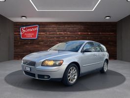 VOLVO V50 2.4i Momentum - ab MFK!