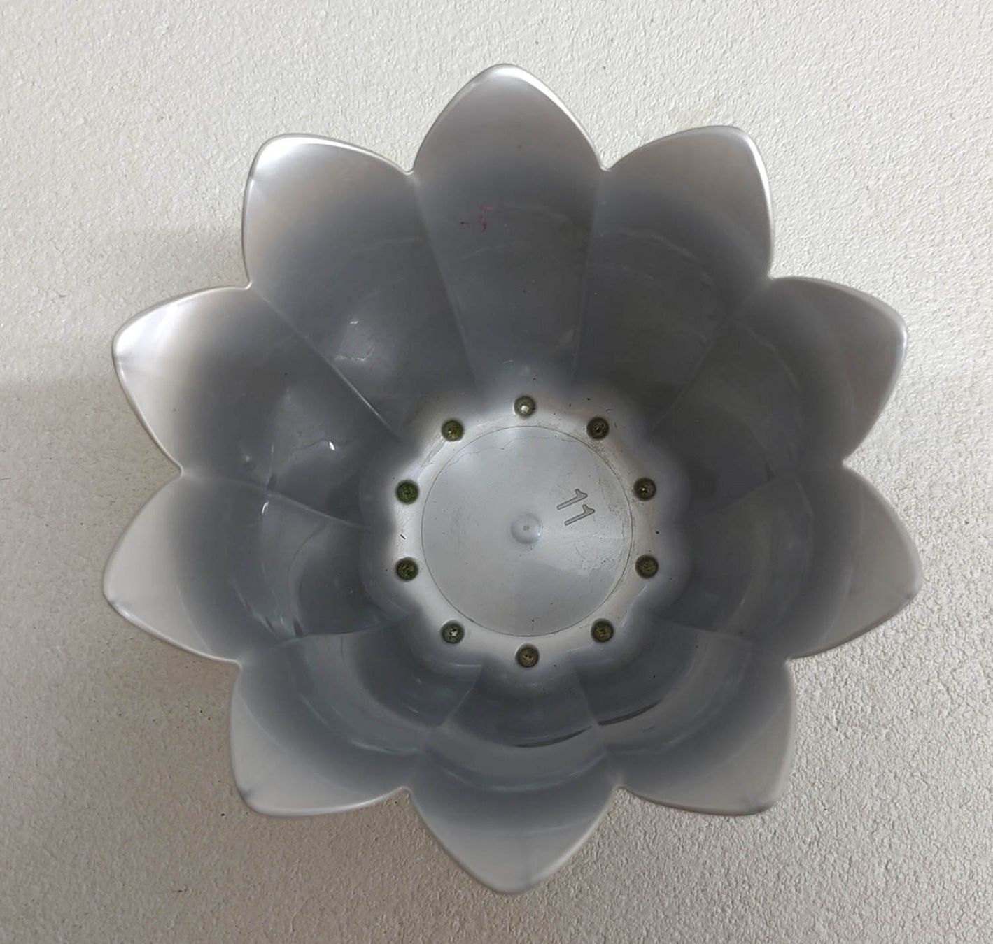 Pots de fleurs: Pflanzen-Übertopf Blütenform – D'occasion à Zürich par kba_579s 1