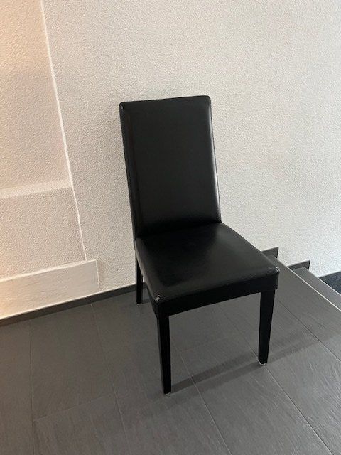 Set de table et chaises: Esstisch mit 6 Stühlen – D'occasion à Zürich par Gottseidank 3
