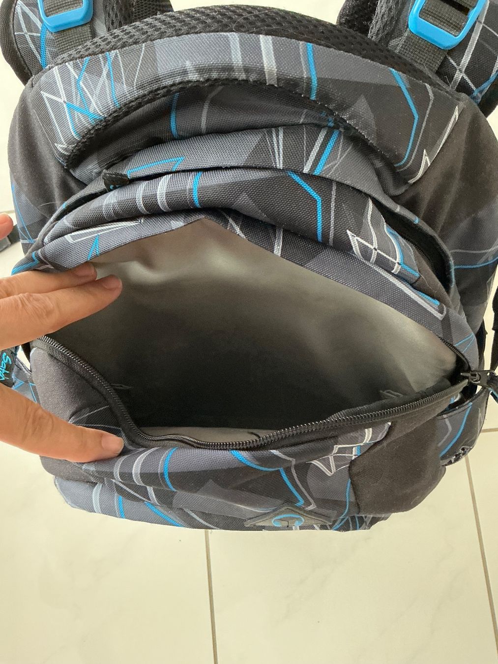 Satch Sacs & sacs à dos: Satch Schulrucksack mit Coolem Airbrush – D'occasion à Biel-Benken BL par Sahra1 6