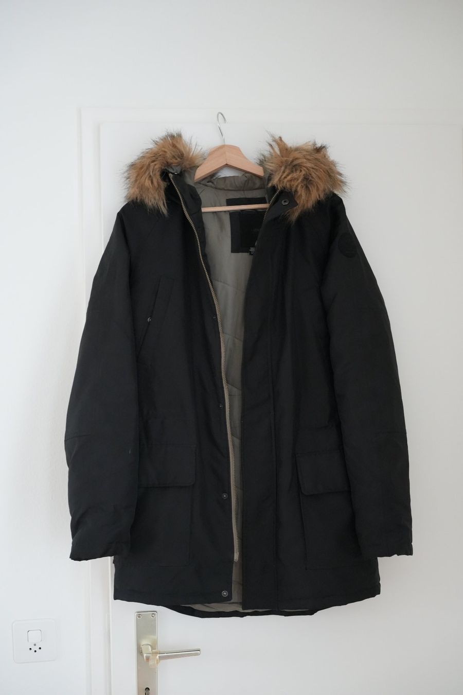 Giacche: Only & Sons Winterjacke Parka Schwarz Gr. M – Usato da Luzern venduto da Kybi92 5