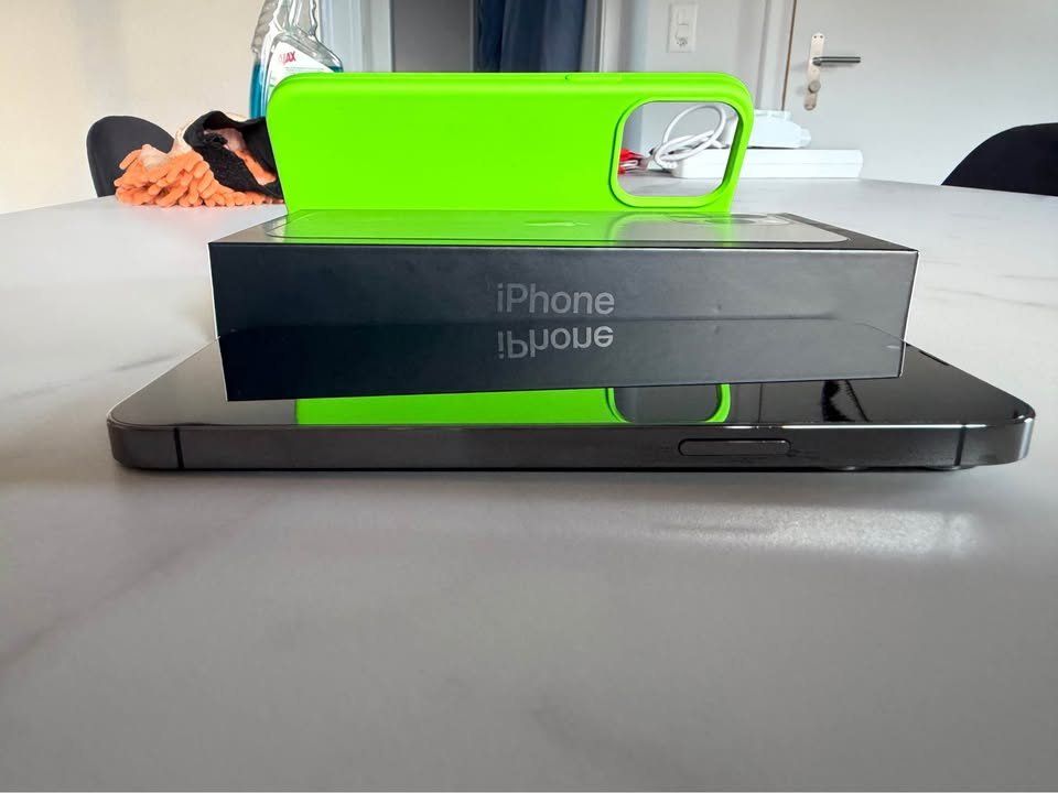 Apple Telefoni cellulari / Smartphones: iPhone 13 Pro Max 128 Go - Parfait état – Usato da Penthalaz venduto da david_1304 2