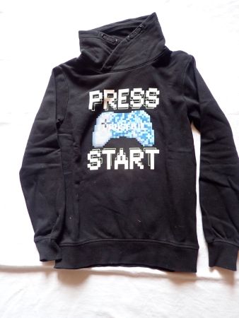 Pull  noir 146/152