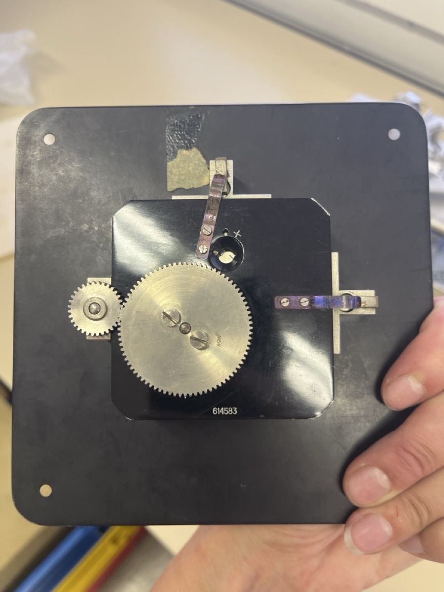 Mesurer: Uhr Physik altes Material – Défectueux à Arch par Dendu01 1