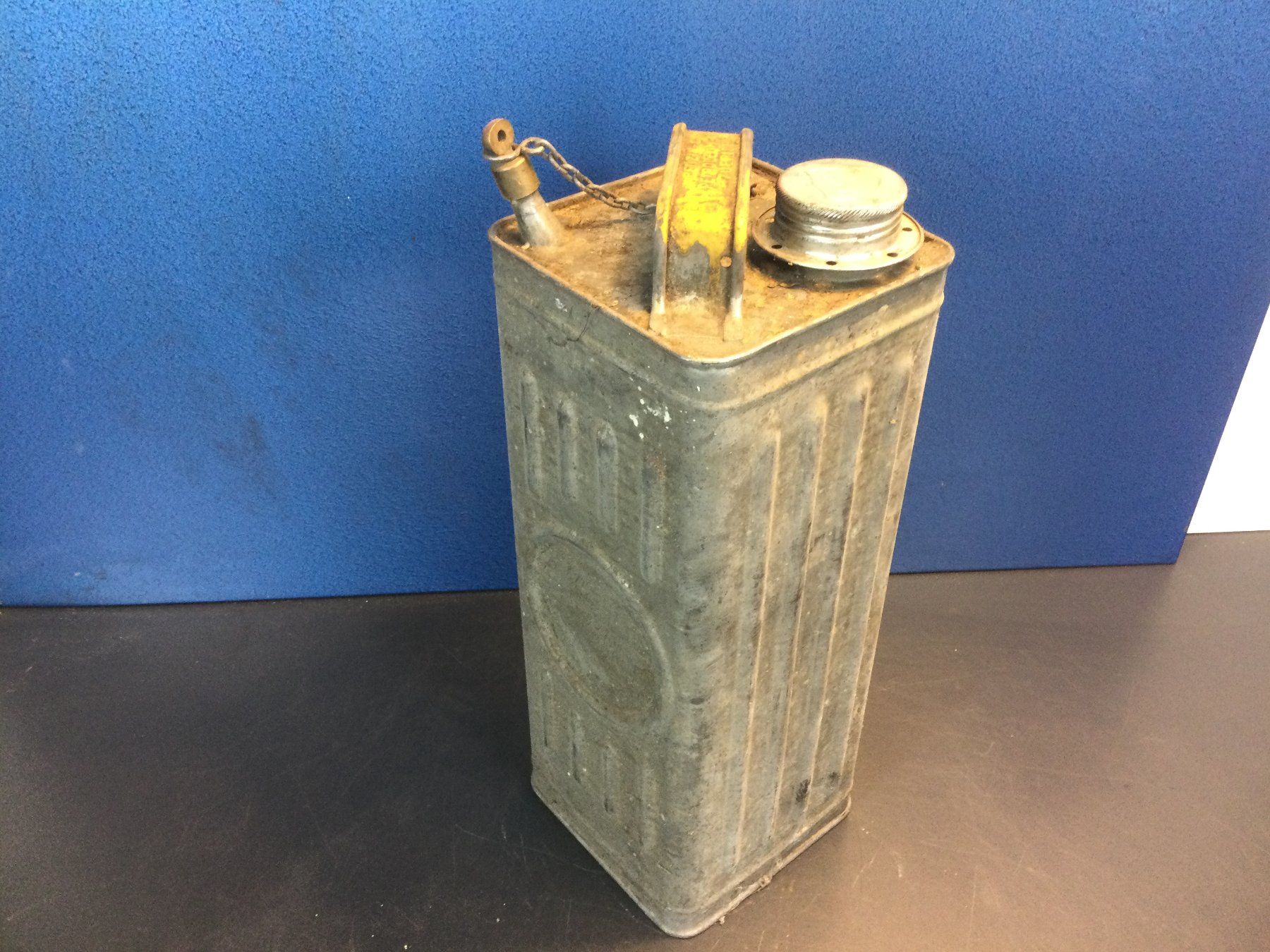 Werkzeuge: Alter Vintage BP Benzin oder Petrol Blechkanister – Gebraucht aus Wangen SZ von kuriosum12 4