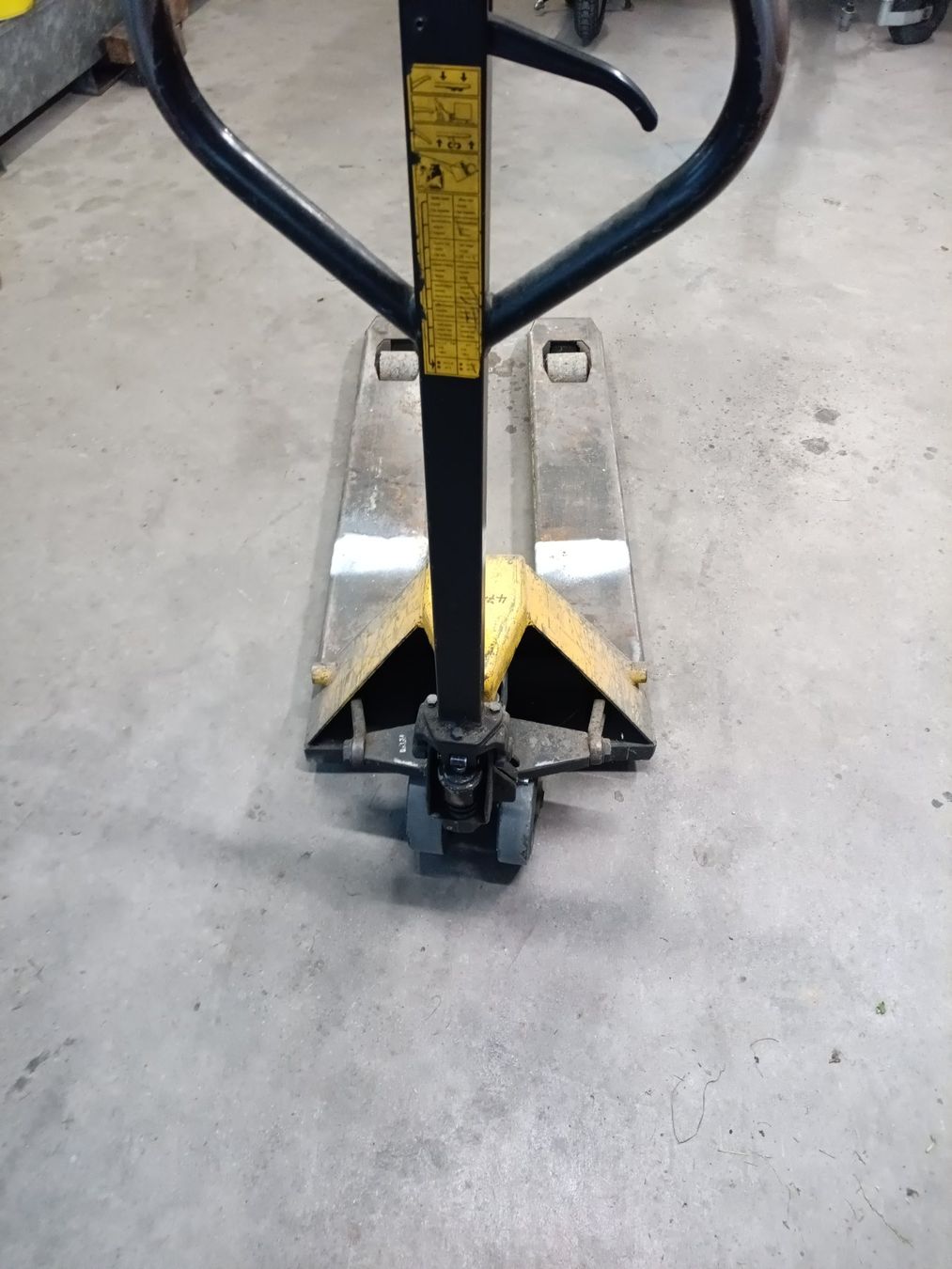 Carrelli elevatori e a forche: Stapler Hubwagen Palettroli – Usato da Stans venduto da Odermatt92 1