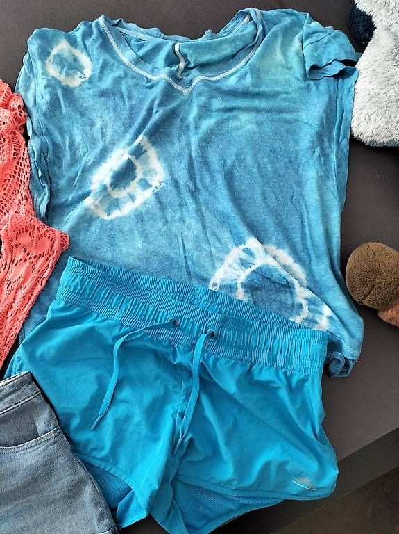 Lotti di vestiti: T-Shirt, kurze Hose / Shorts – Usato da Amriswil venduto da cbe_cr6q 1