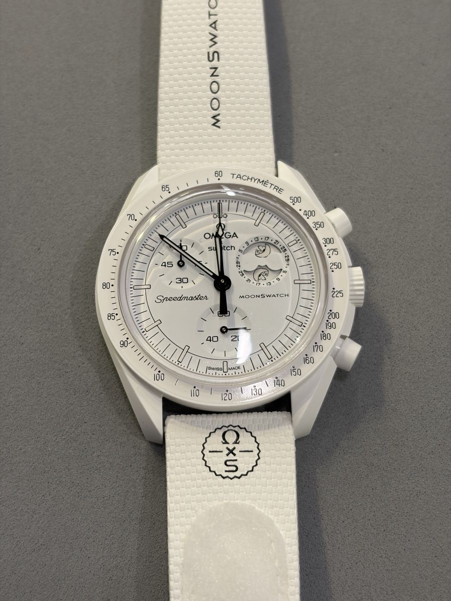 Swatch Orologi: Swatch moonphase snoopy white – Usato da Vevey venduto da Eiden77 4