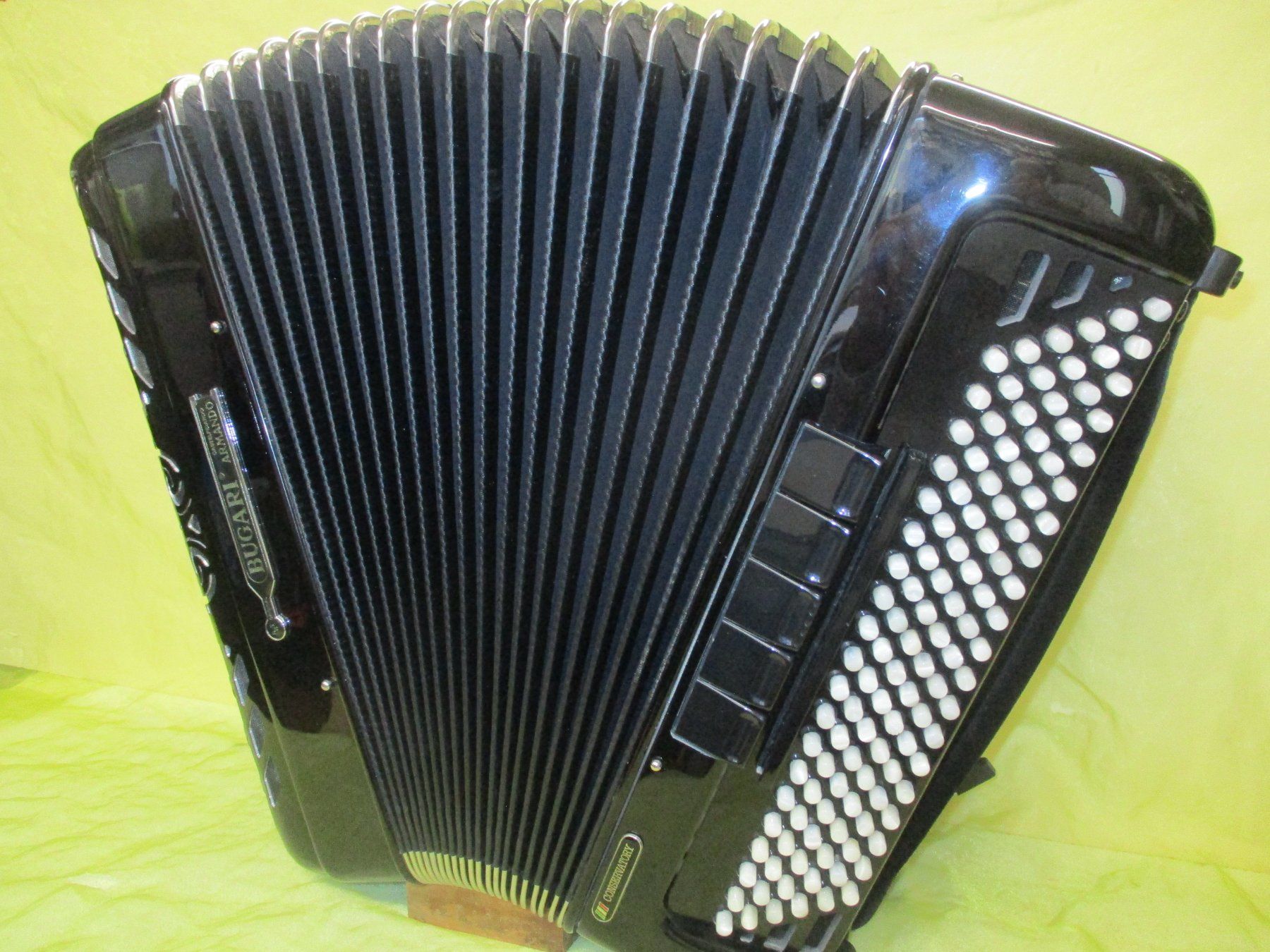 Strumenti musicali: Akkordeon Bugari 380/SP/C Conservatory – Usato da Jegenstorf venduto da Oktavio 3