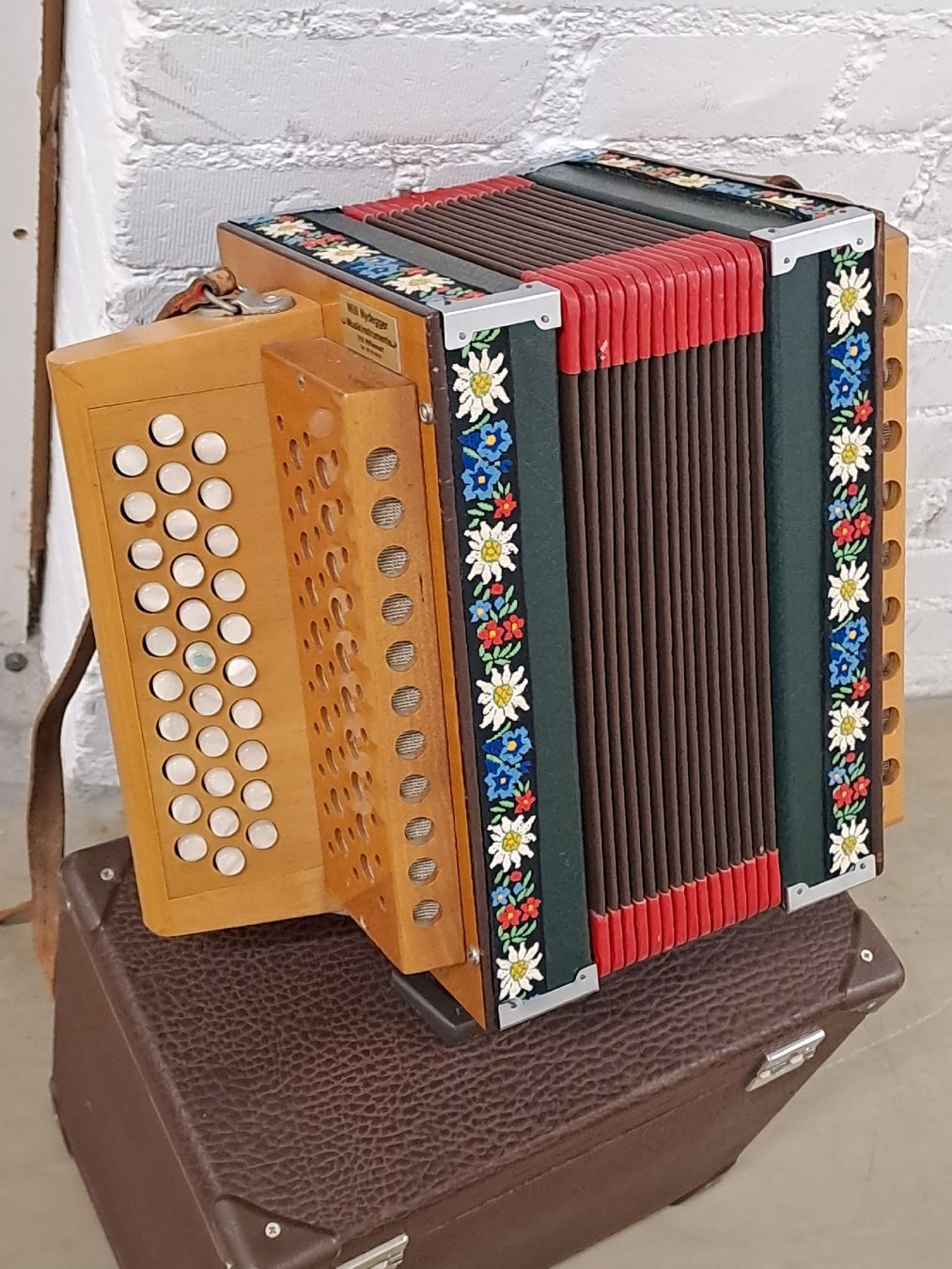 Strumenti musicali: schwyzerorgeli ton B  – Usato da Villeneuve venduto da BibiVintage 1