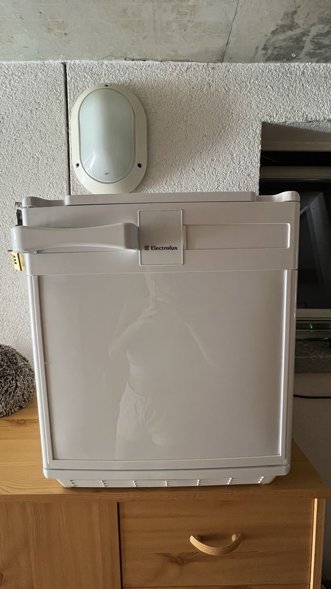 Kühlschrank: Mini Kühlschrank Elektroloux mit Schloss – Gebraucht aus Ringgenberg BE von kat_n5w8