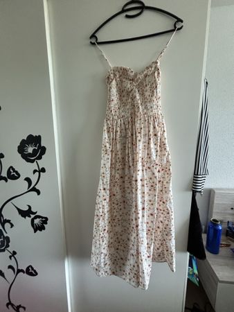 Süsses Sommerkleid mit Blumenprint - Grösse M H&M