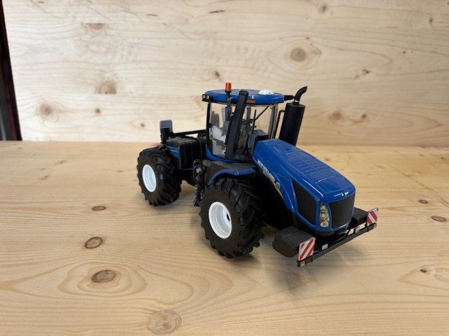 New Holland Kit di modellismo & Modellini statici: New Holland T9.670 – Nuovo (secondo la descrizione) da Oberbütschel venduto da SimBla91 2