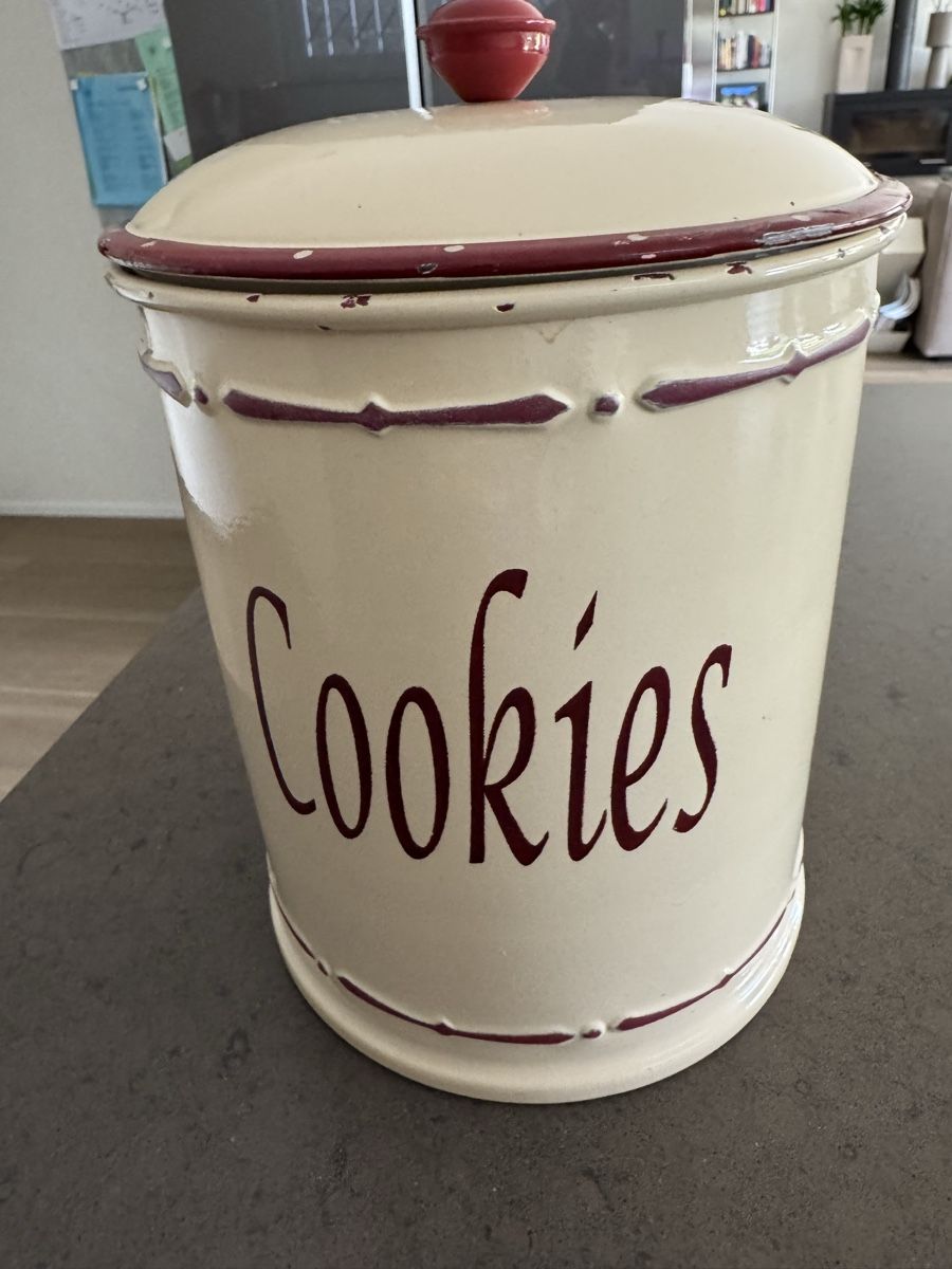 Cucine complete: Metal cookie jar – Usato da Münchenstein venduto da ArleneLM