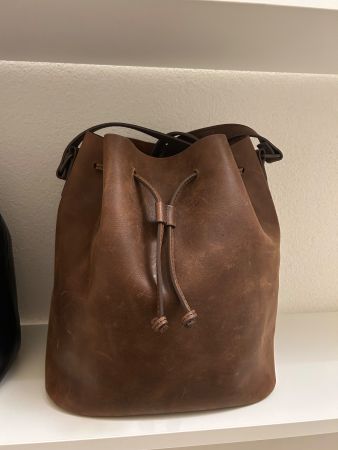 Neuwertige braune Park Bag, NP 329Fr.