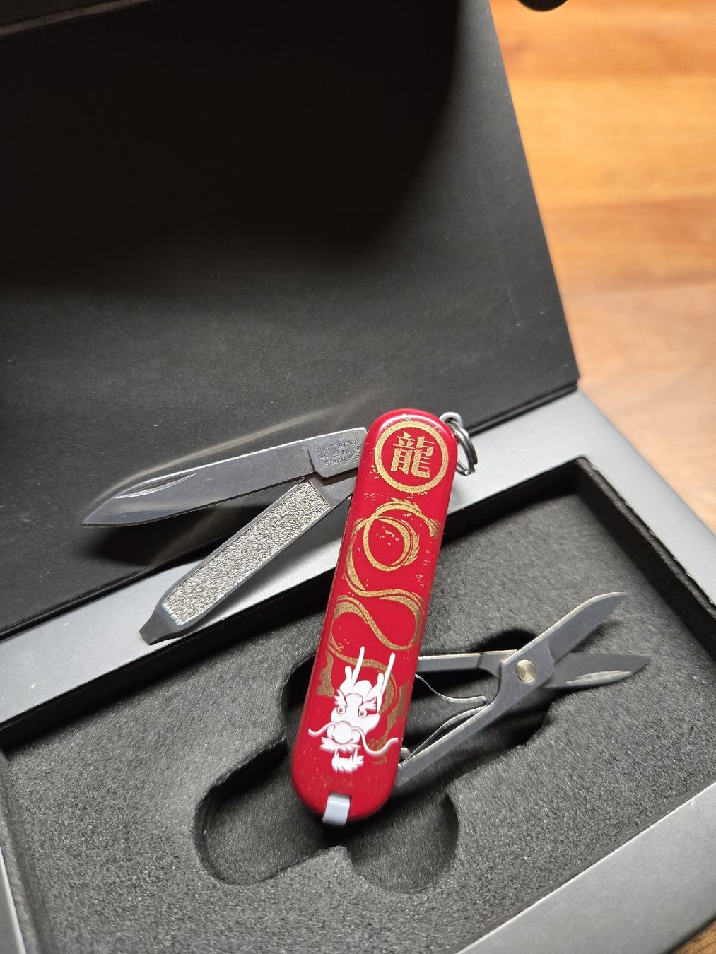 Victorinox Coltelli tascabile: Classic Dragon – Nuovo (secondo la descrizione) da Luzern venduto da Nini_862