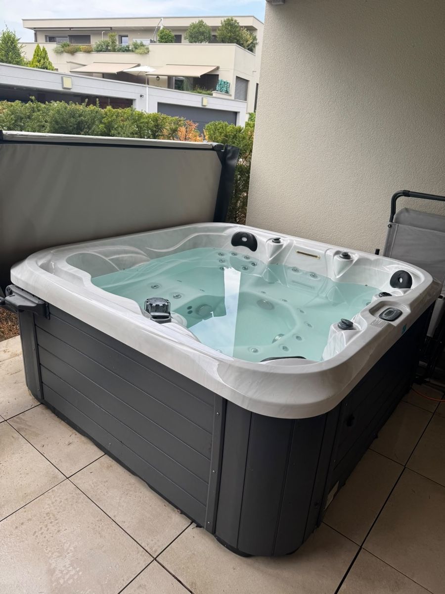 Whirlpool: Oceanus Design Series DS100 Whirlpool – Gebraucht aus Wolfwil von son_scl2 2