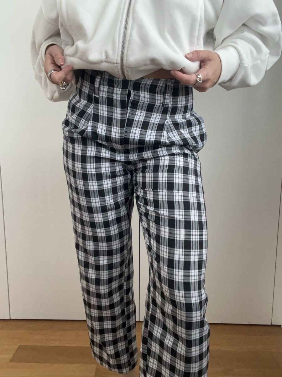 Hosen: Karierte Stoffhose, schwarz-weiss – Gebraucht aus Engelburg von ali_jxd7