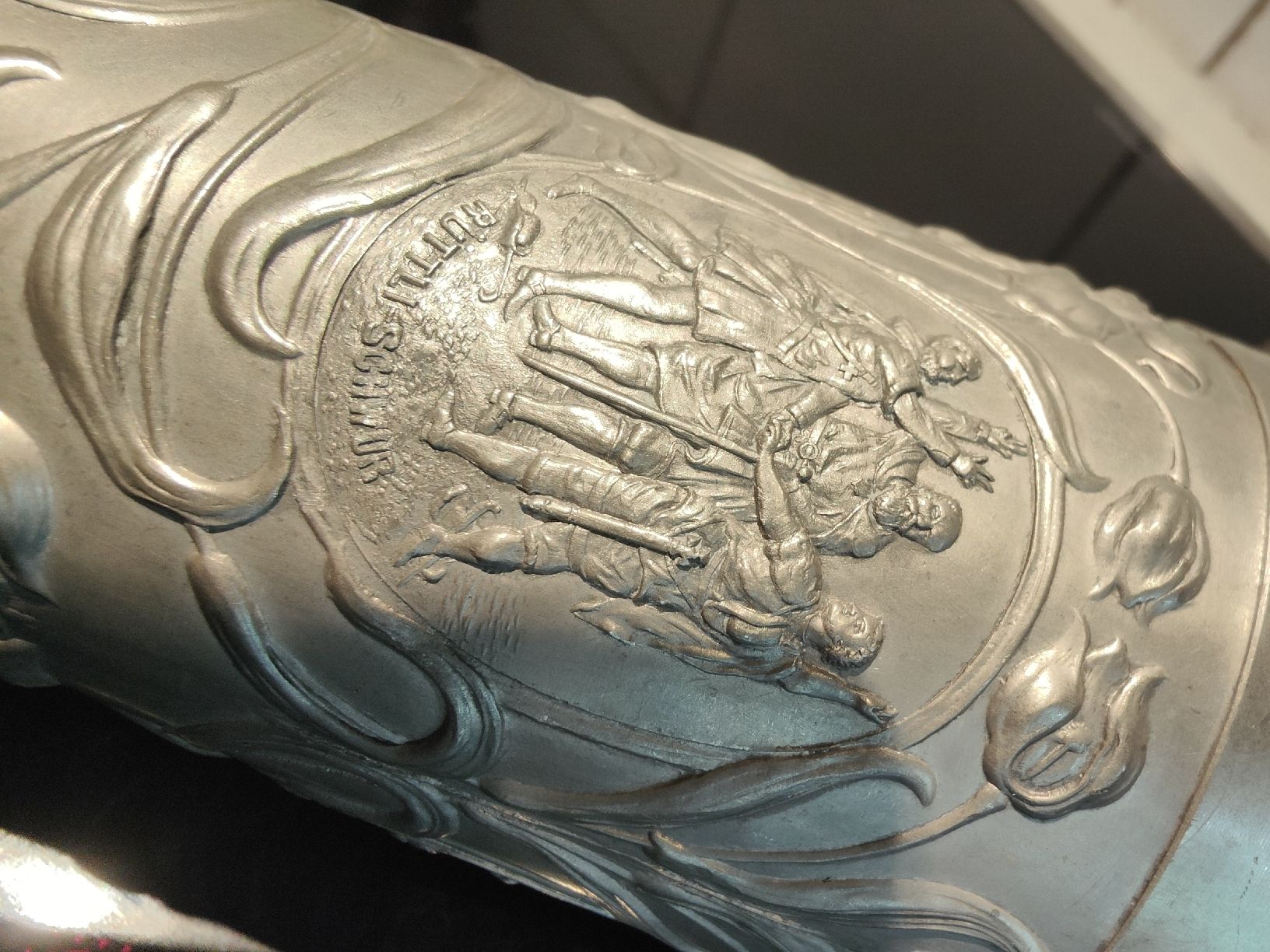 Vase & Récipients: vase Guillaume Tell  – D'occasion à Meyrin par olico01 5