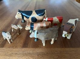 5 Kühe und 2 Ziegen aus Holz
