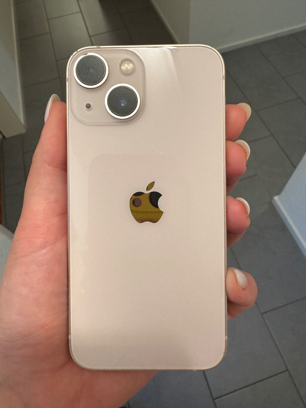 Apple Telefoni cellulari / Smartphones: iPhone 13 mini (rose) – Usato da Winznau venduto da ste_xf5t 1