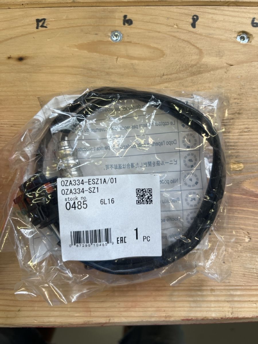 Tutti pezzi di ricambio auto: NTK Lambda Sensor OZA334-ESZ1A/01 neu – Nuovo e nell'imballaggio originale da Schmerikon venduto da Kneisel