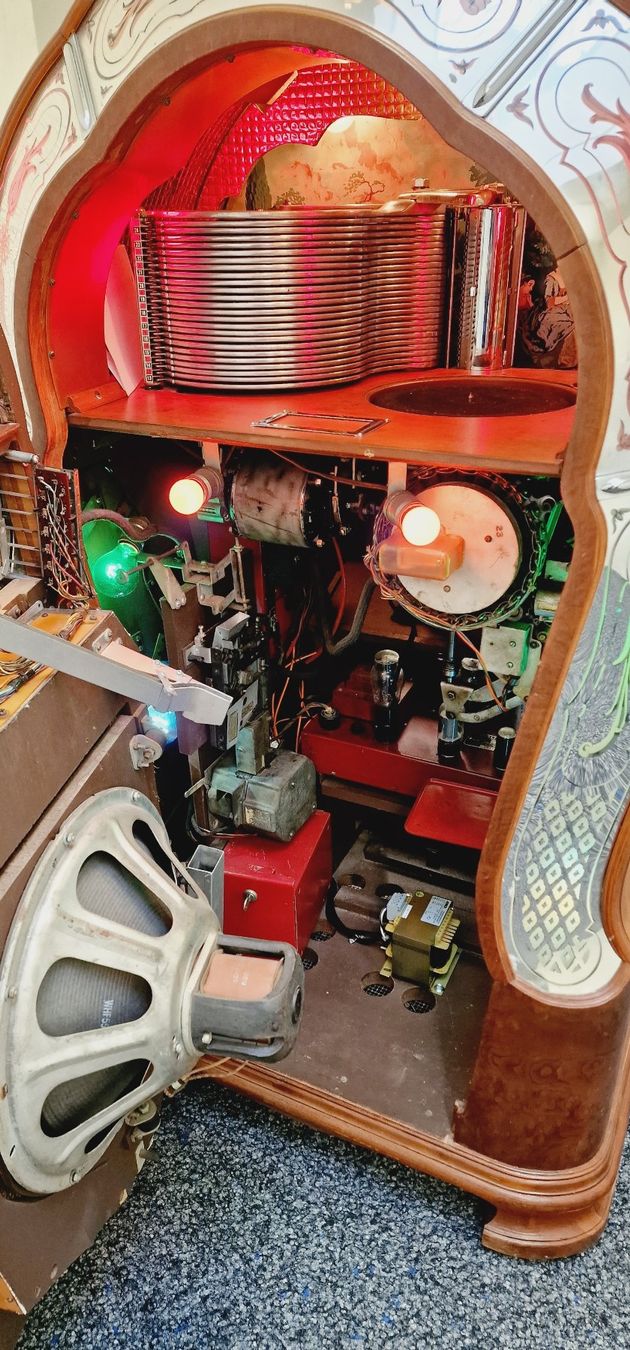 Wurlitzer Musiktruhen: Musikbox Jukebox Wurlitzer 1080 Mae West – Gebraucht aus Geroldswil von jukeman 7
