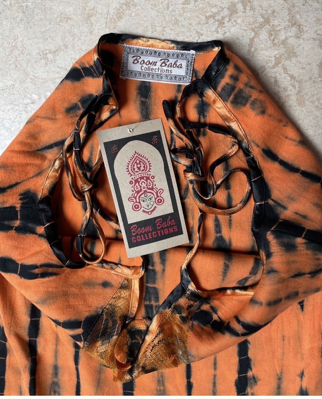 Vestiti: Sommerliches Maxikleid, Batikmuster, Orange/Schwarz, 1 Size – Nuovo (secondo la descrizione) da Klingnau venduto da vollmond36 4