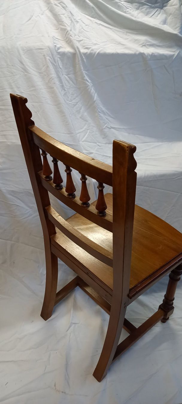 Stühle: Chaise ancienne en bois massif – Gebraucht aus Fey von sverigi 1