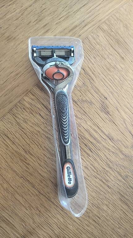 Rasoi & Lamette da barba: Neuer Gillette Rasierer – Usato da Aarwangen venduto da ThierrySchaer98