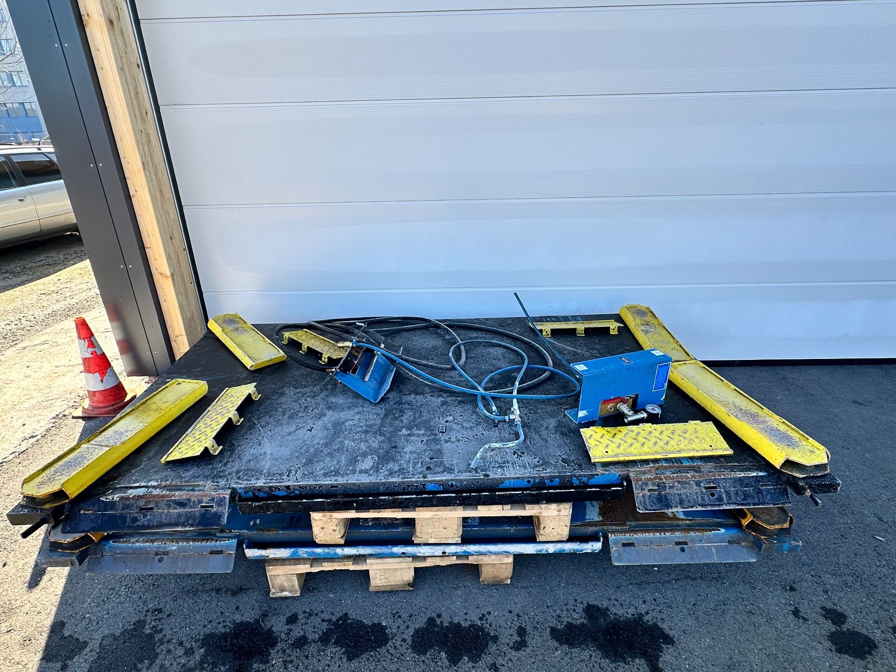 Hebebühne & Wagenheber: Hebebühne / Auto Lift – Gebraucht aus Belp von
