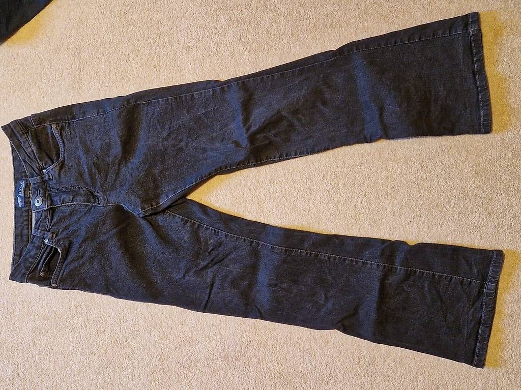 Jeans: Jeans Schwarz  – Usato da Därstetten venduto da tho_zxy2