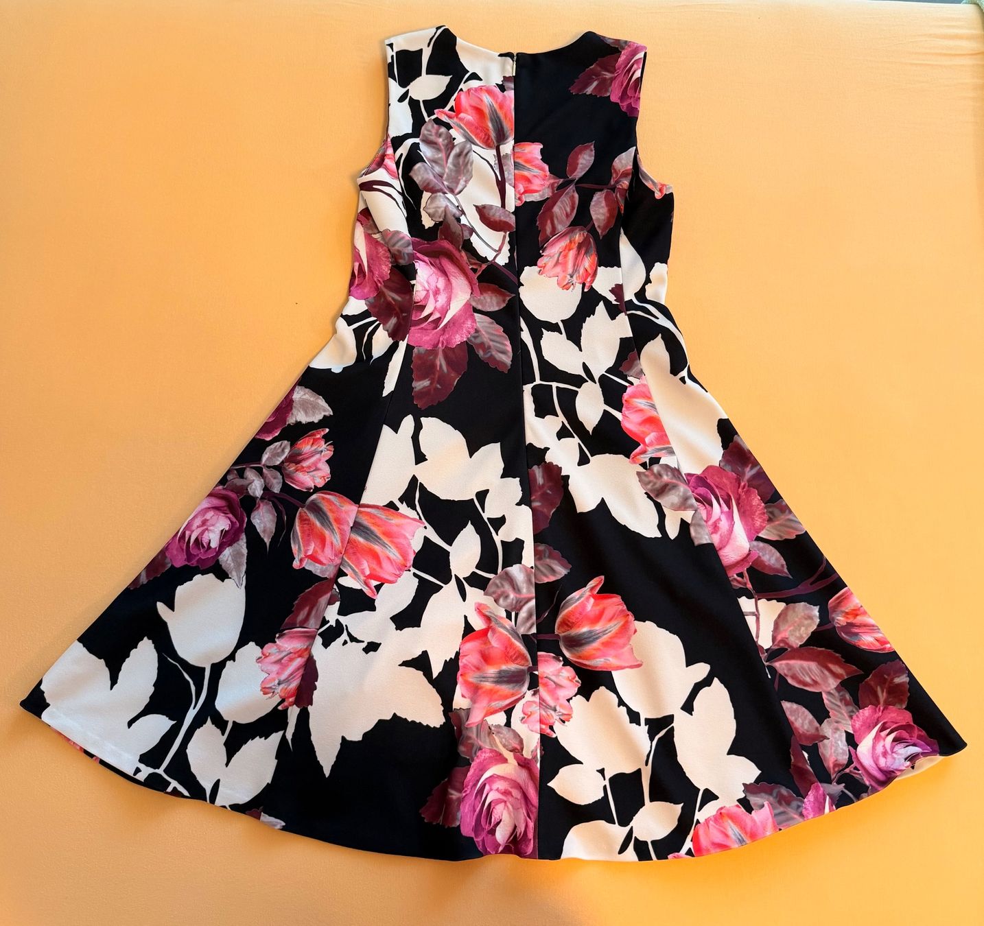 DKNY Vestiti: Sommerkleid von DKNY – Usato da Rapperswil SG venduto da Neseni 2